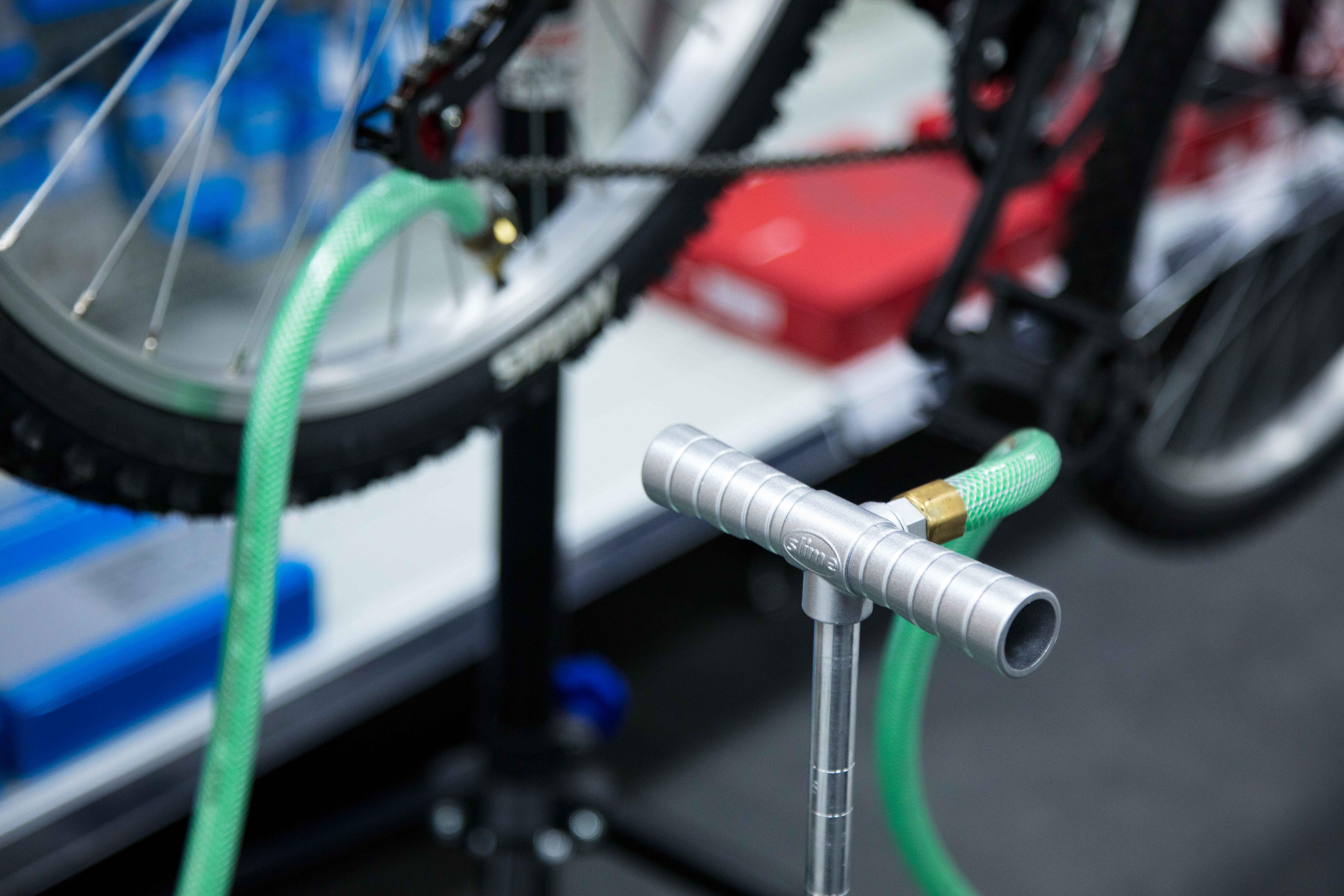 Puncture Prevention - Adult Bikes 3 Puncture Prevention - Adult Bikes