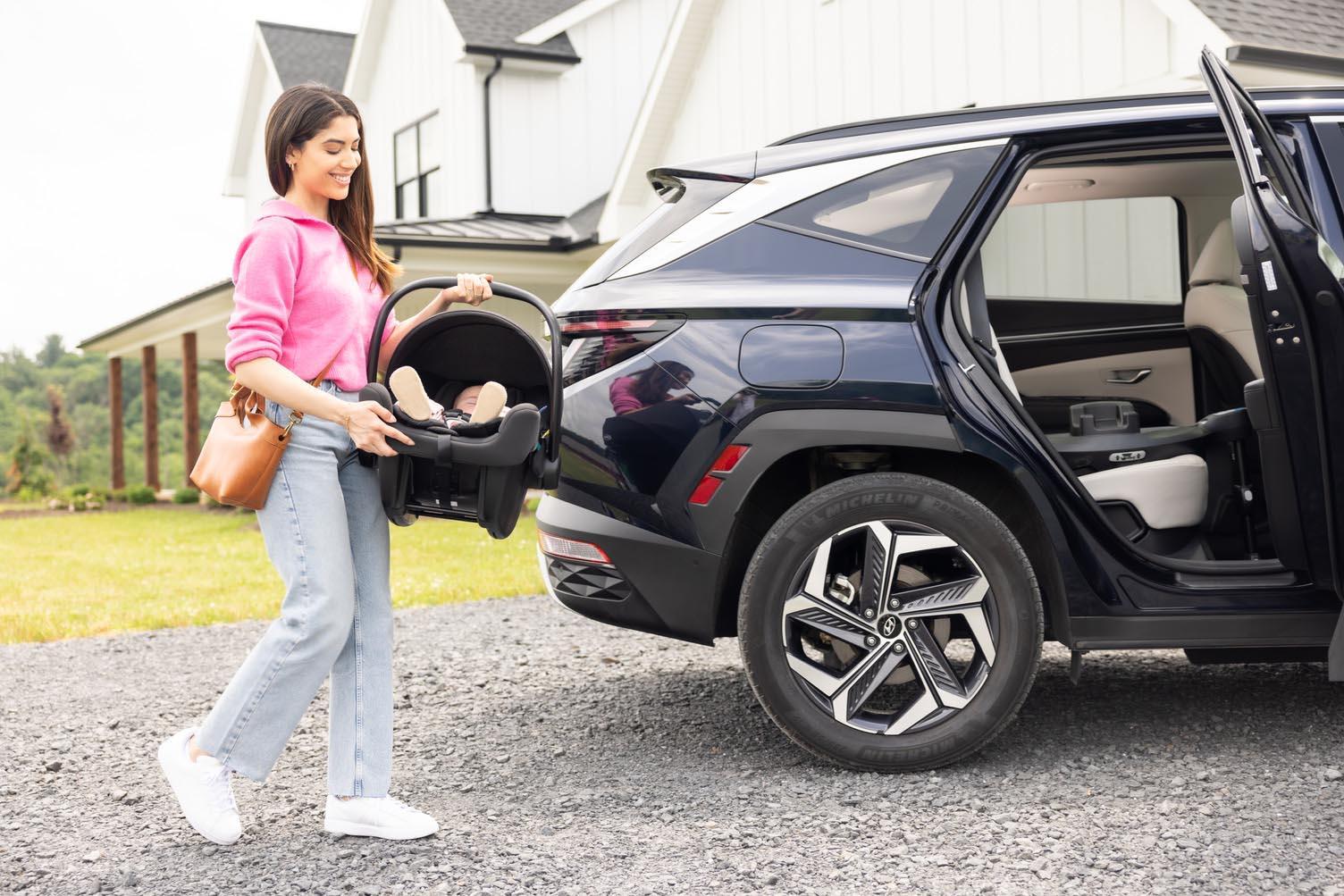 Graco Snuglite i-Size R129 Lightweight Infant Car Seat - Midnight 9 Graco Snuglite i-Size R129 Lightweight Infant Car Seat - Midnight