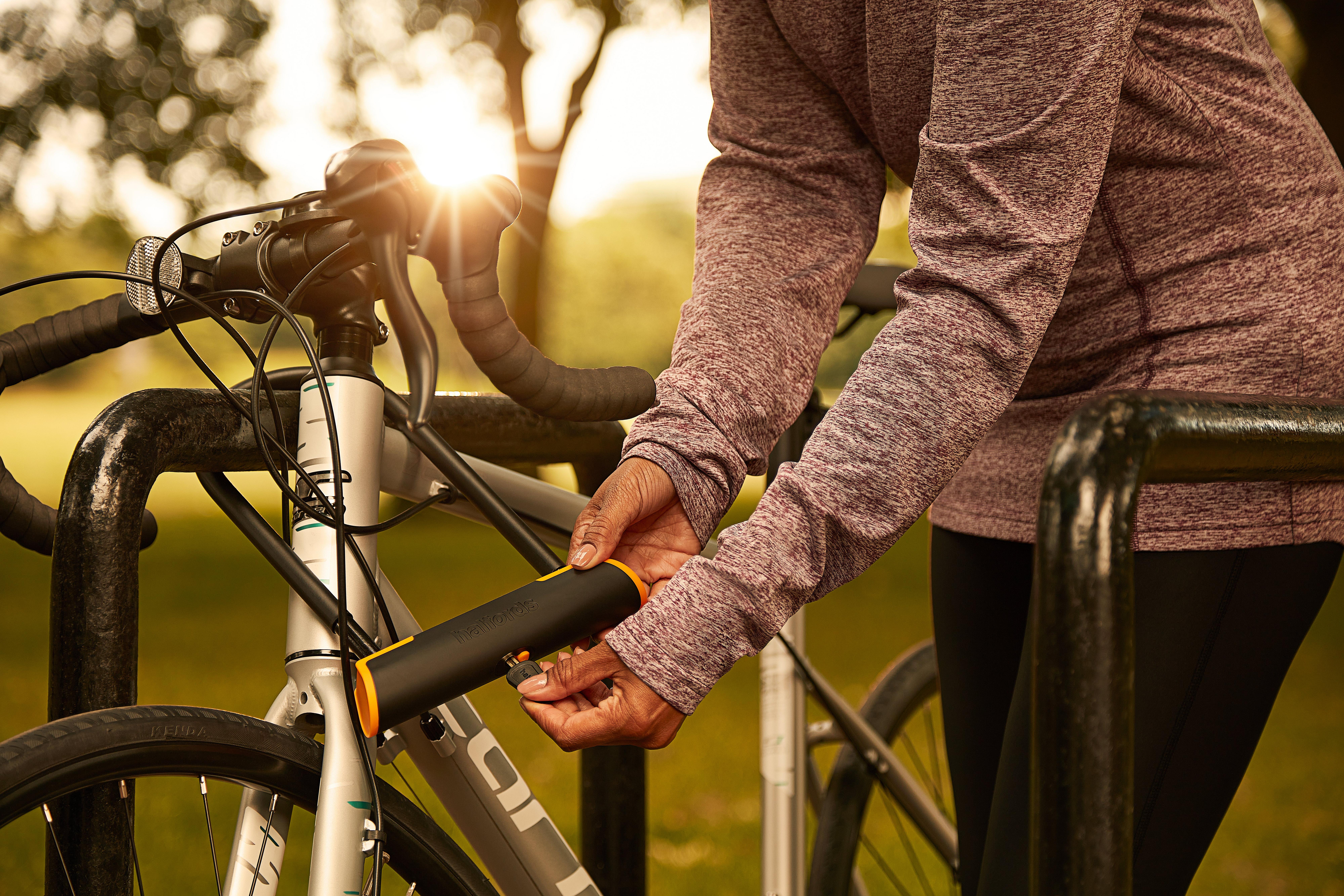 Halfords 23cm D Lock - Key 5 Halfords 23cm D Lock - Key