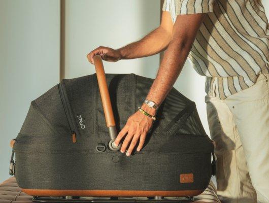 Tavo Maeve Medium Dog Car Seat with Car Seat Base - Rigid Merle