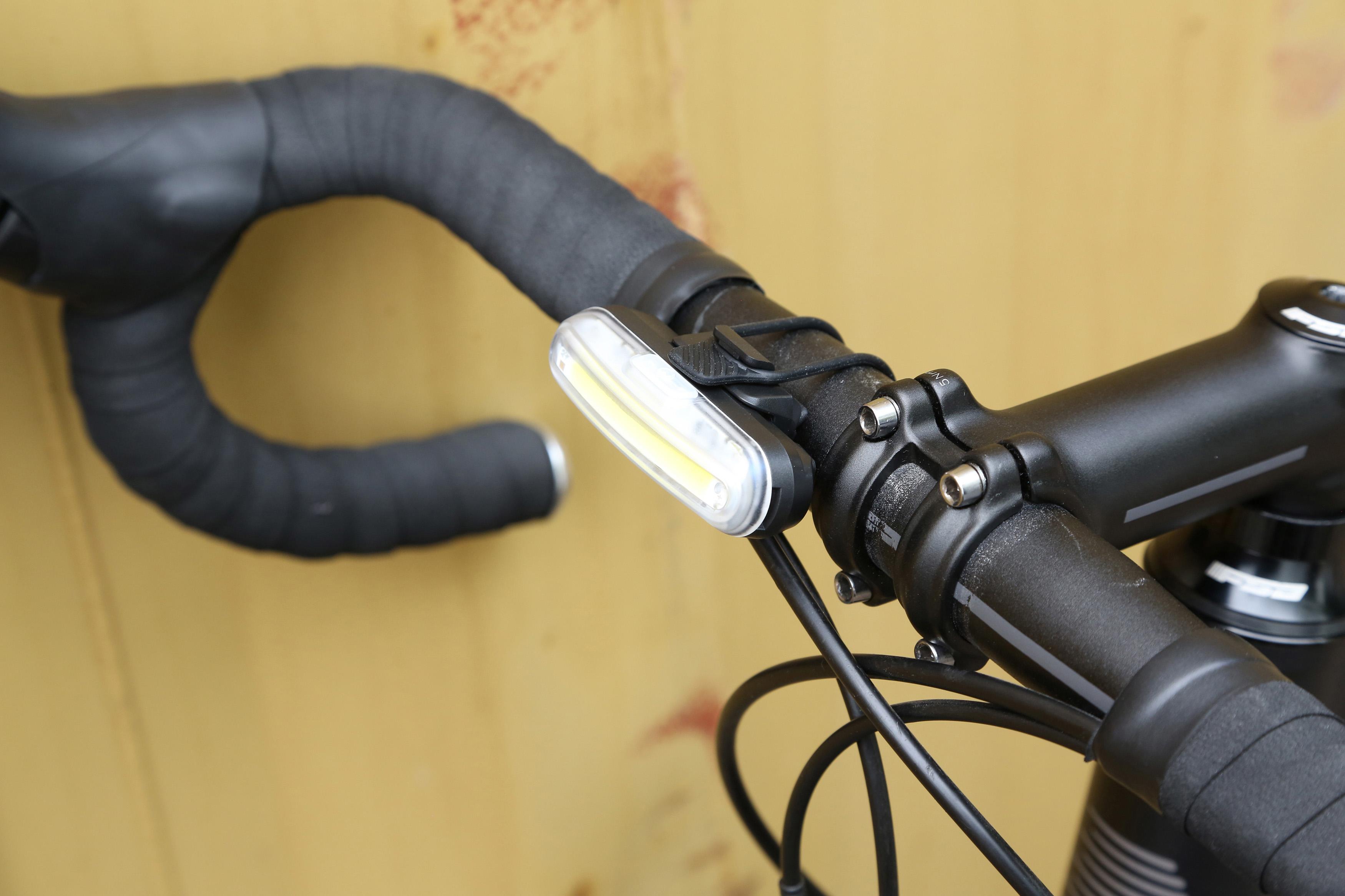 Halfords 50 Lumen Front Bike Light 3 Halfords 50 Lumen Front Bike Light