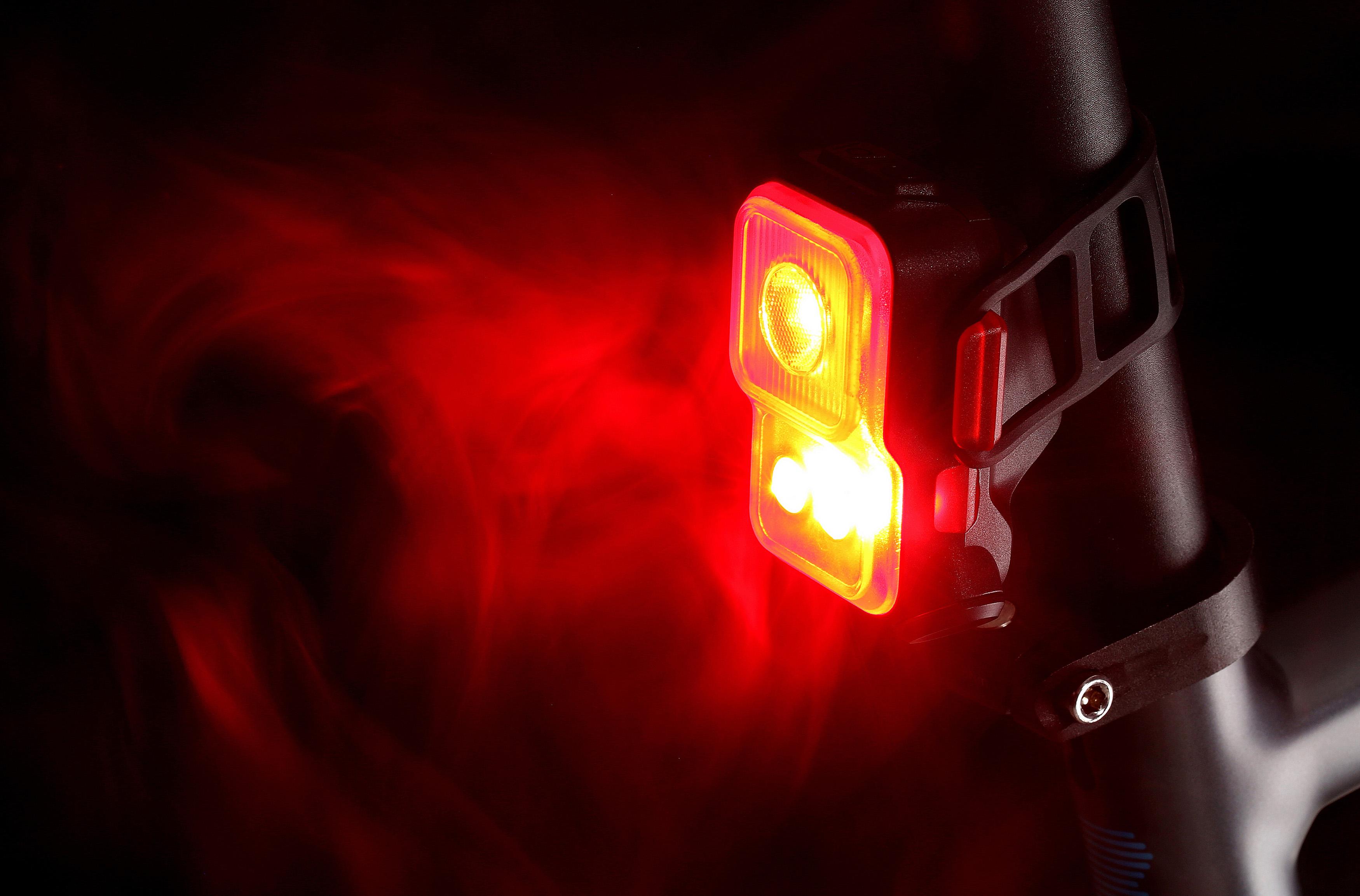 Halfords Advanced 100 Lumen Rear Laser Light 6 Halfords Advanced 100 Lumen Rear Laser Light