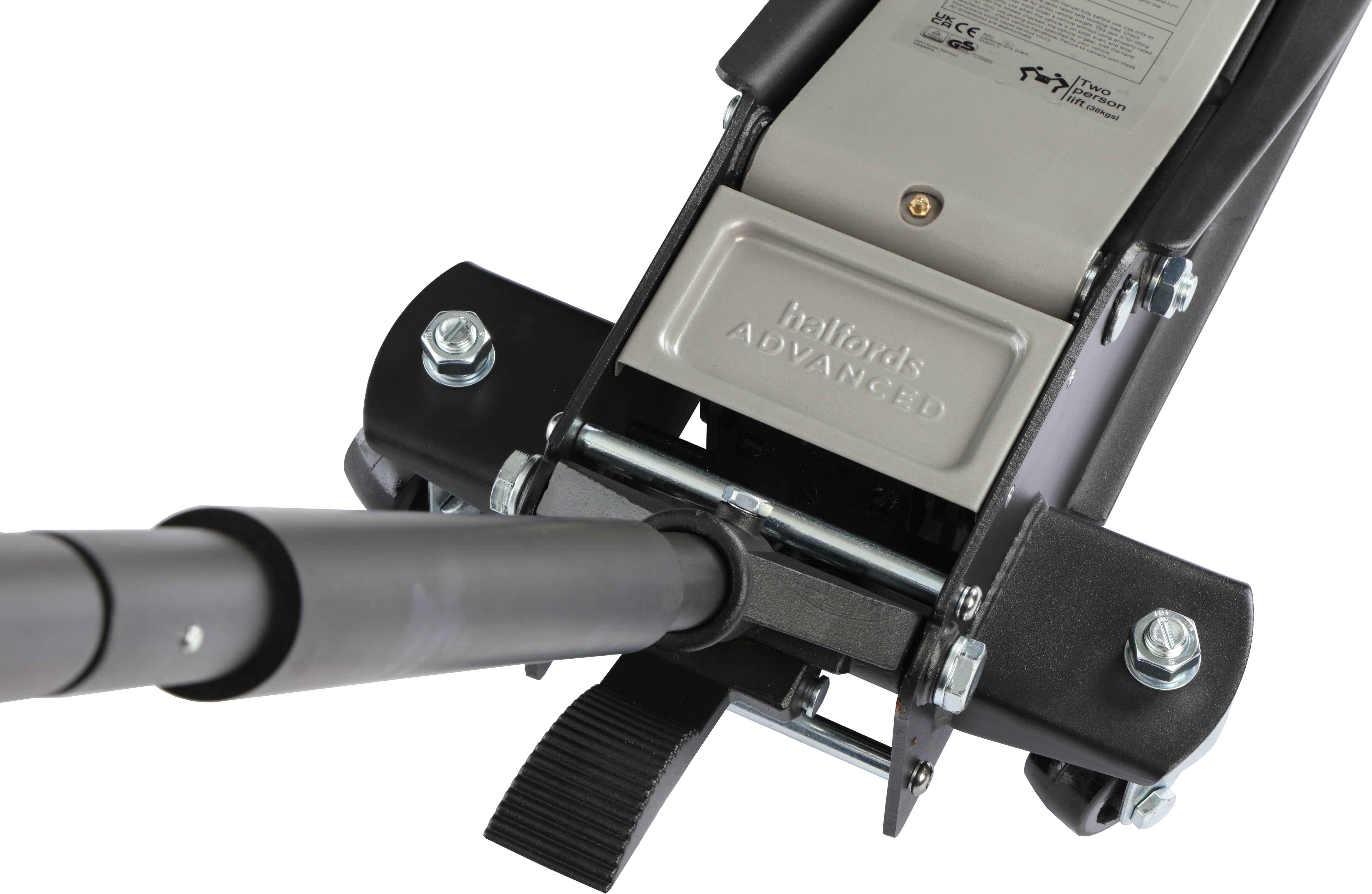 Halfords Advanced 3 Tonne Low Profile Trolley Jack 4 Halfords Advanced 3 Tonne Low Profile Trolley Jack