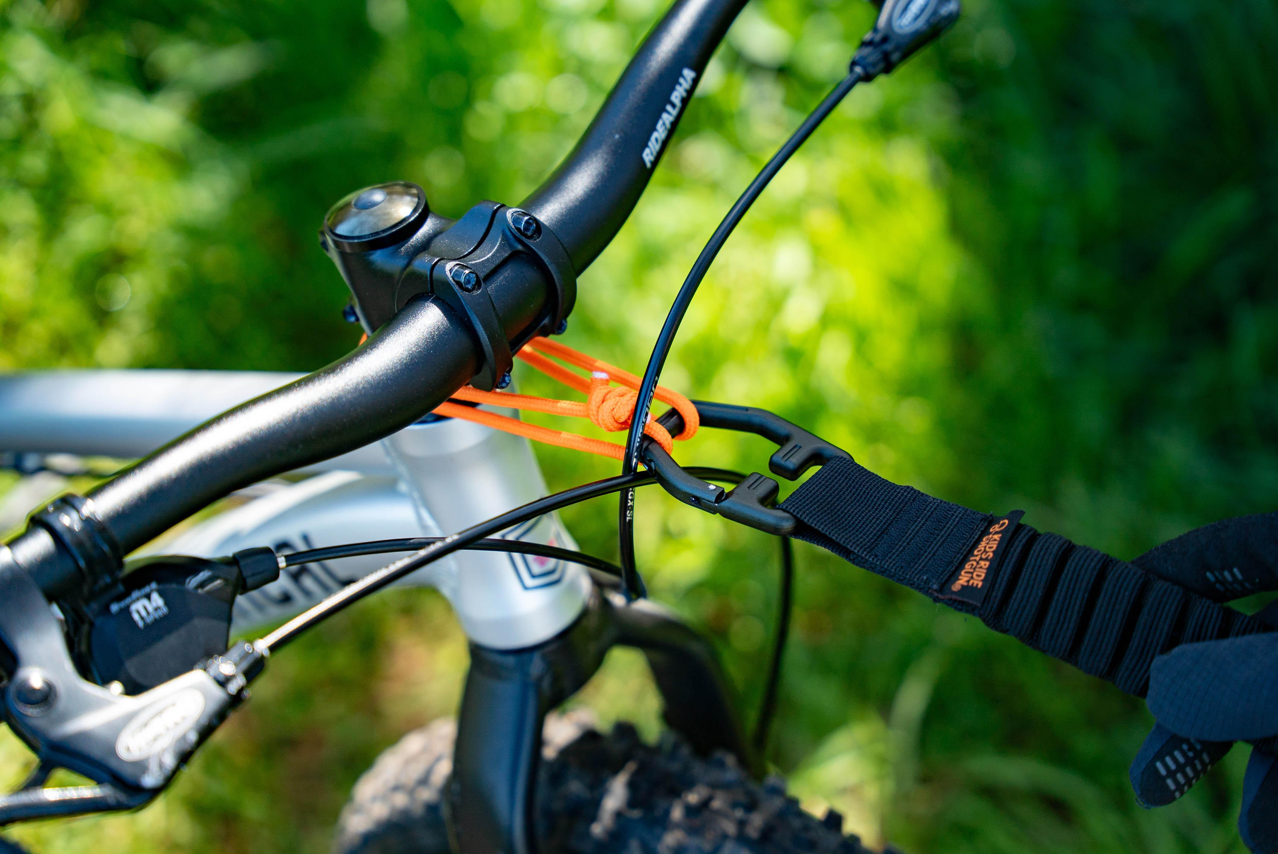 Kids Ride Shotgun Wearable Tow Rope, Black