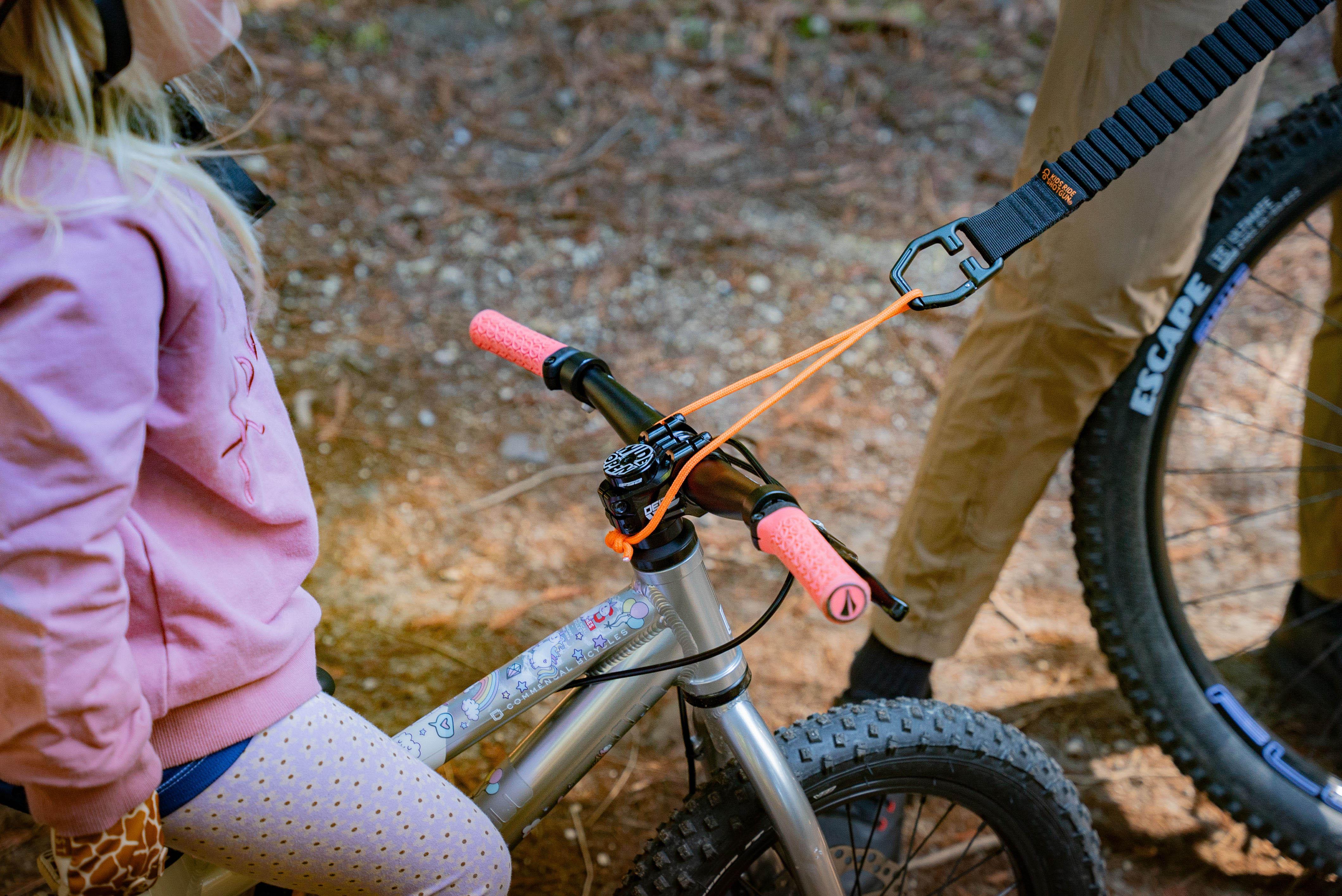 Kids Ride Shotgun Wearable Tow Rope, Black