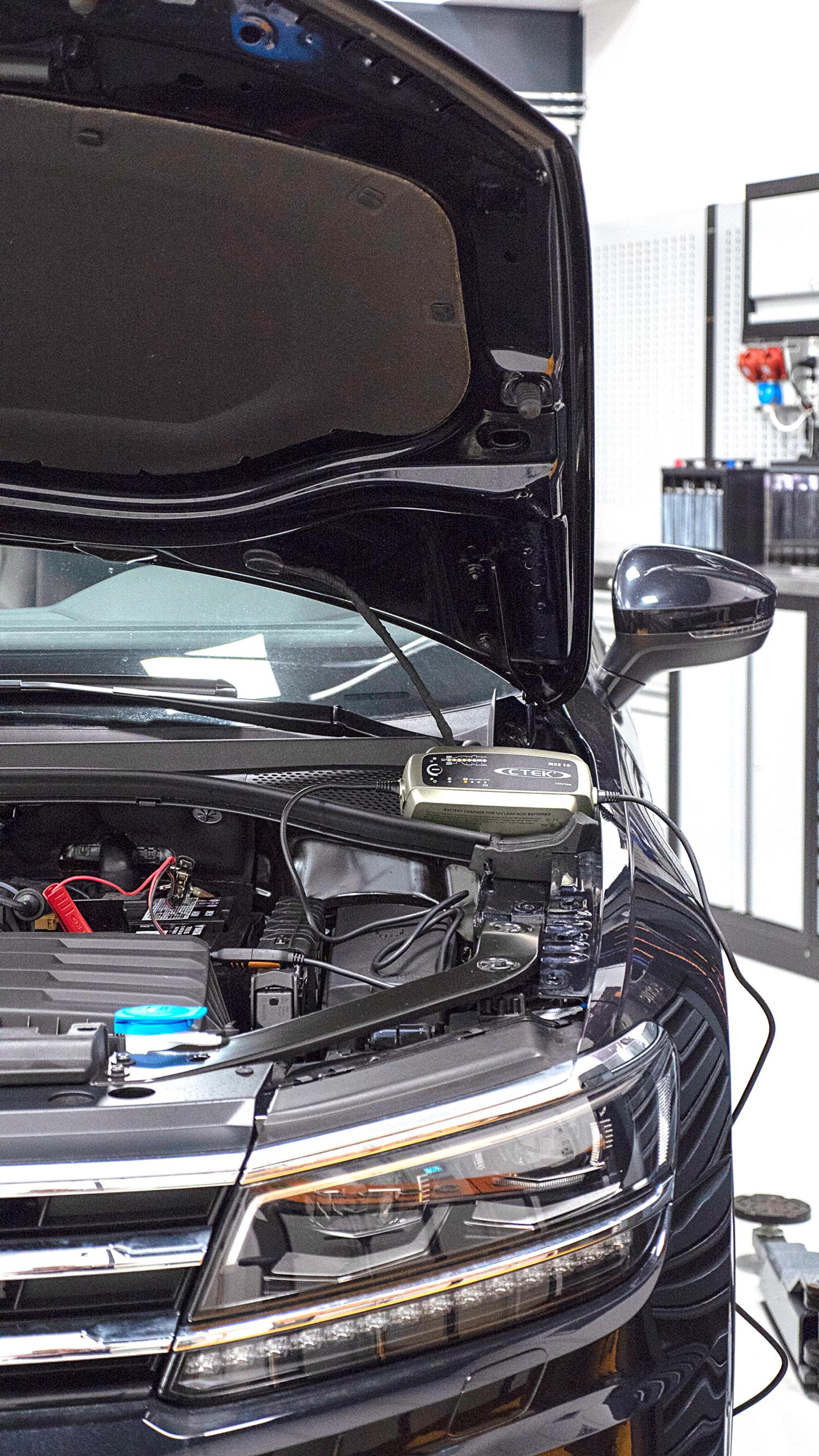 CTEK MXS 10 UK Battery Charger 3 CTEK MXS 10 UK Battery Charger