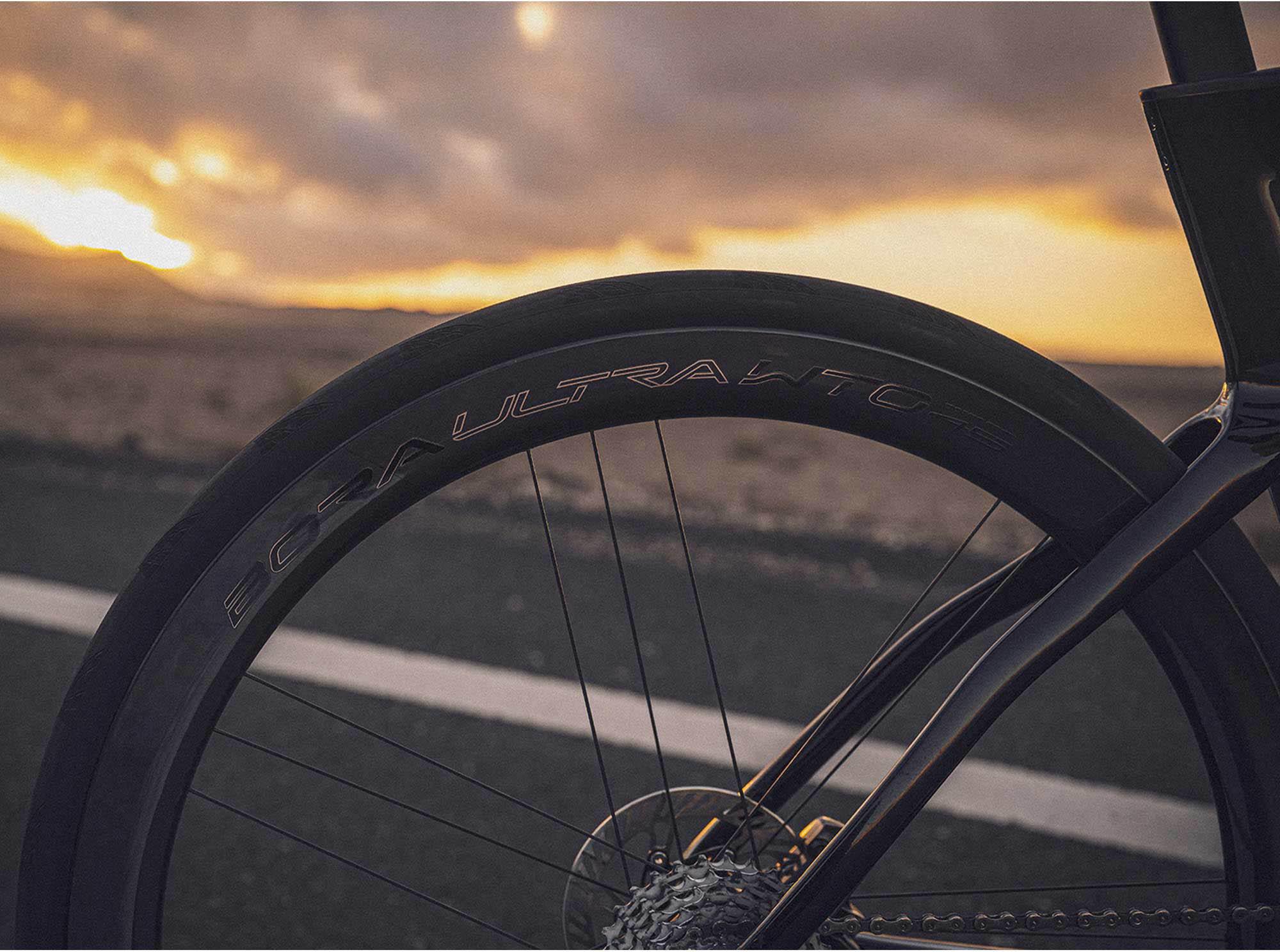 Campagnolo Bora Ultra WTO 45 C23 Disc Brake Wheelset 9 Campagnolo Bora Ultra WTO 45 C23 Disc Brake Wheelset