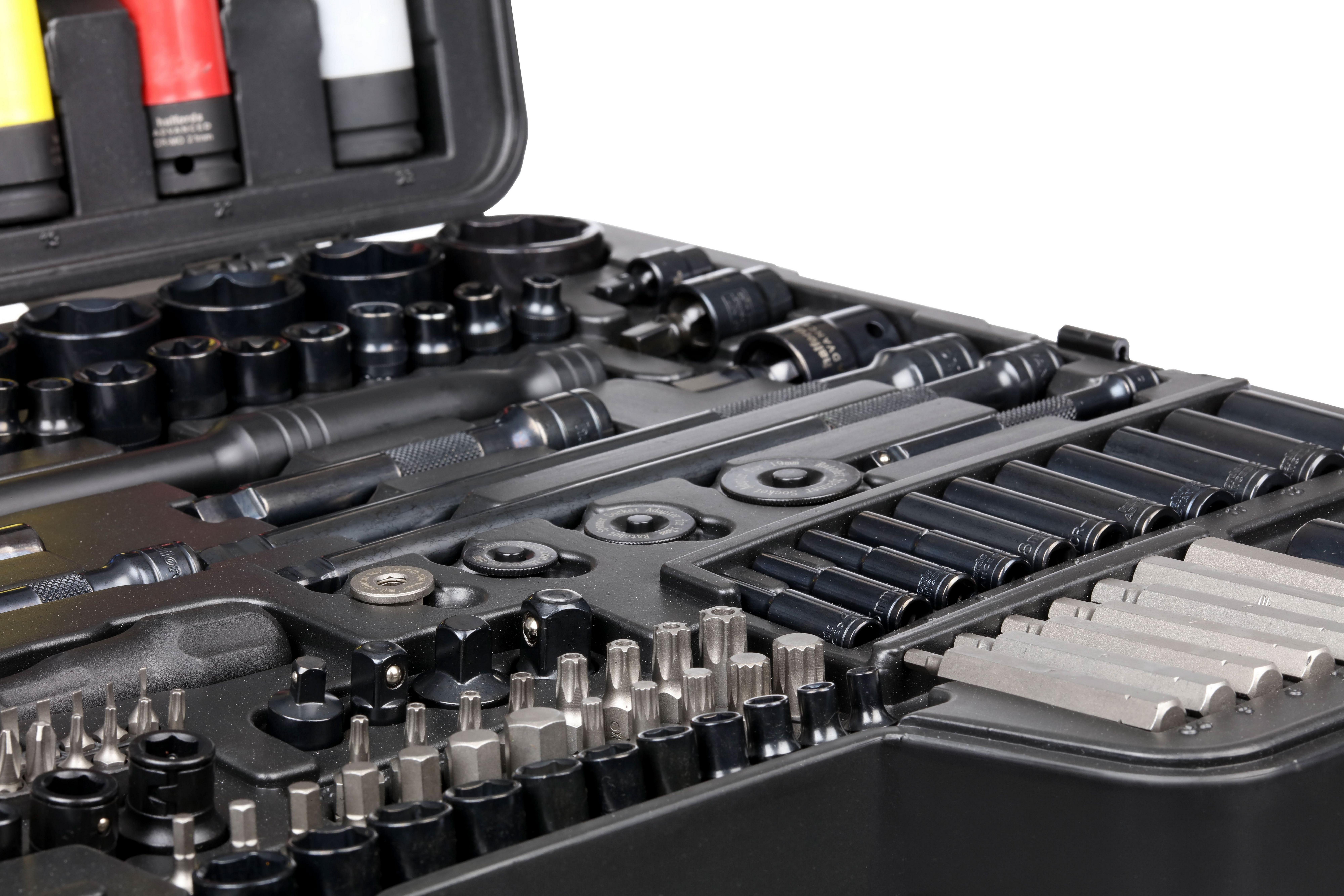 Halfords Advanced 200 Piece Socket and Ratchet Spanner Set - Limited Black Edition 4 Halfords Advanced 200 Piece Socket and Ratchet Spanner Set - Limited Black Edition