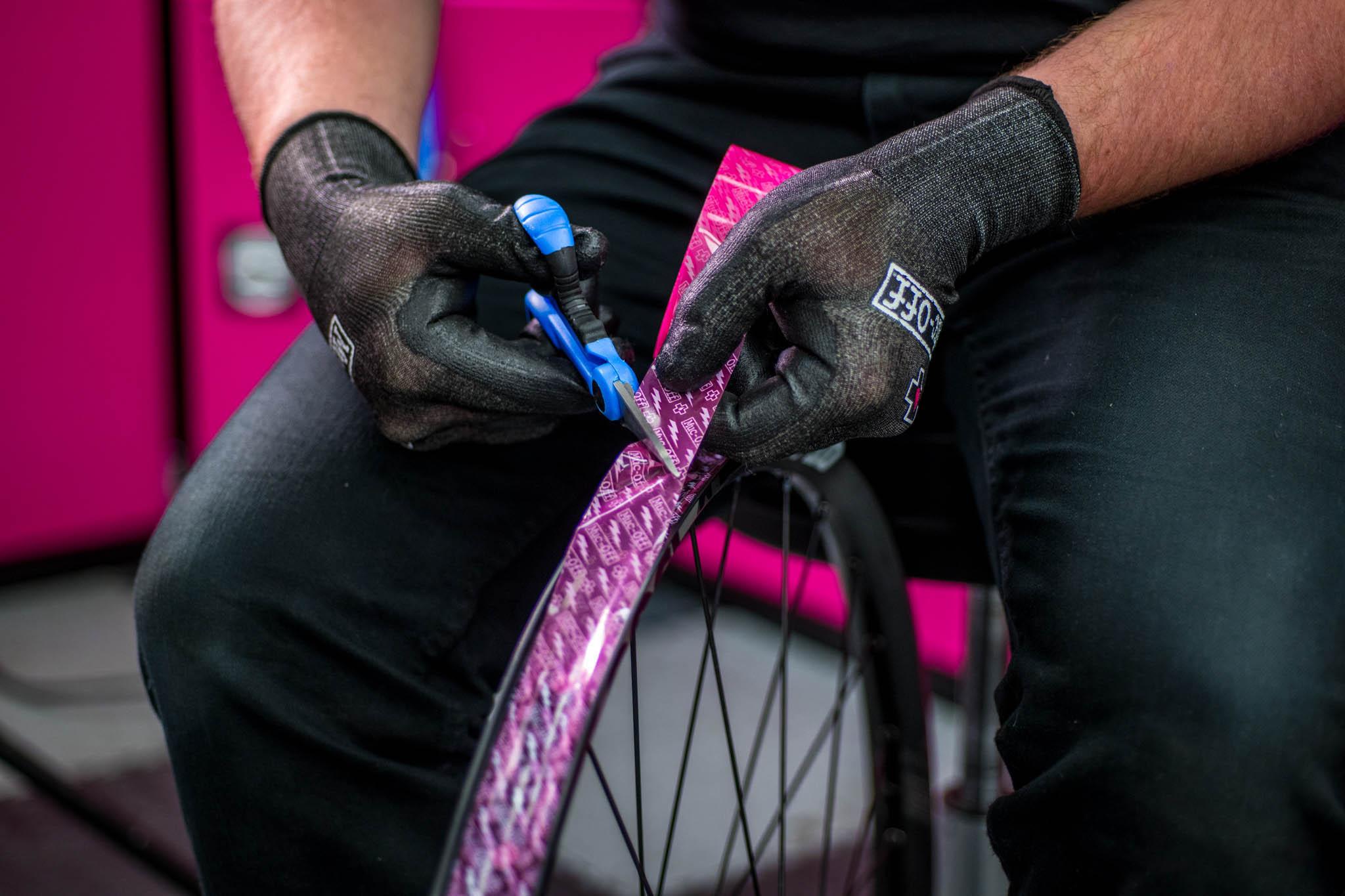 Muc-Off Ultimate Tubeless Kit 6 Muc-Off Ultimate Tubeless Kit