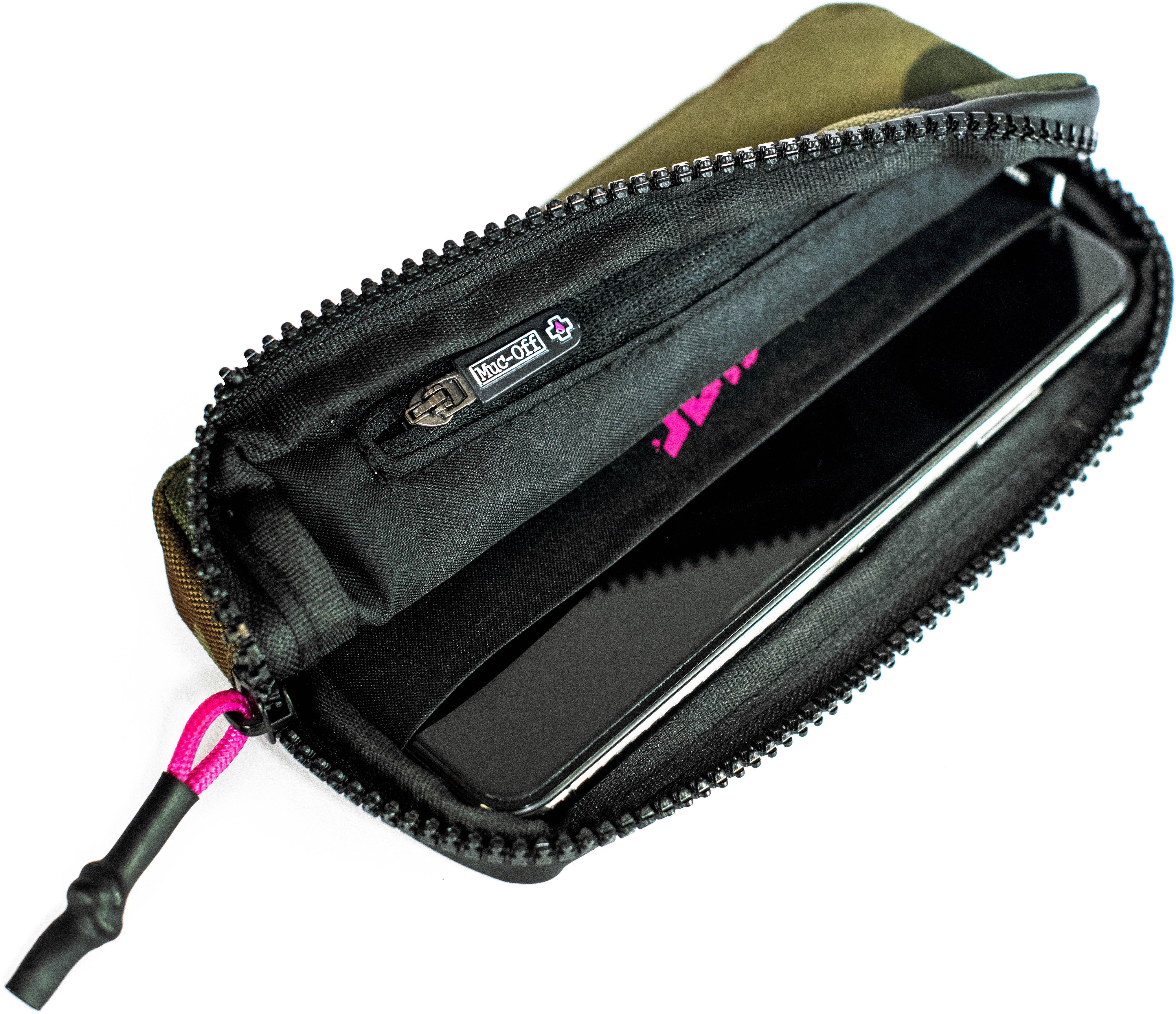 Muc-Off Essentials Case Camo 6 Muc-Off Essentials Case Camo