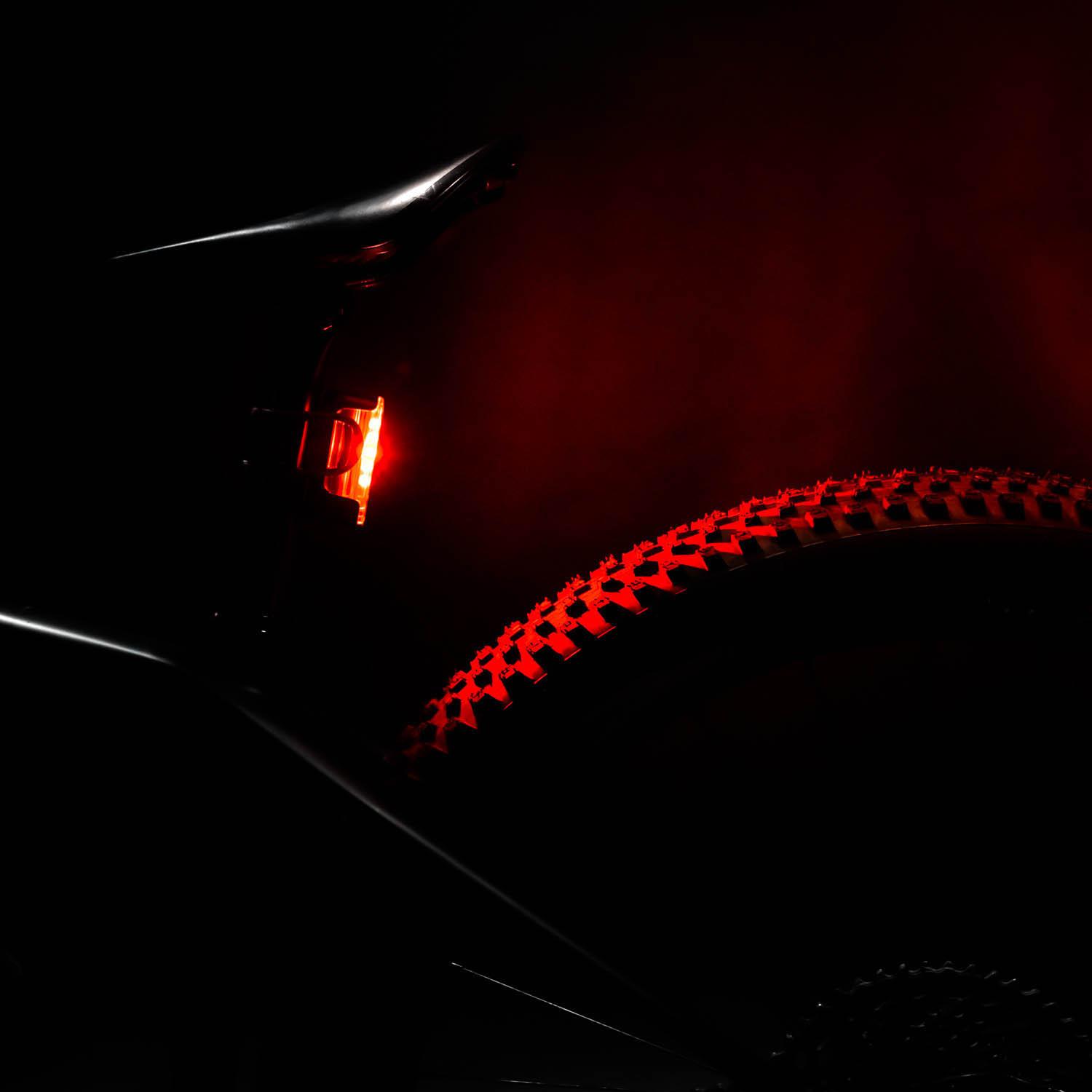 Lezyne - Strip Drive Pro 400+ Rear Light 9 Lezyne - Strip Drive Pro 400+ Rear Light